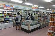 【各種イベントの様子】(売店)群馬大学の学生が1日に1回は必ず立ち寄るであろう、便利な売店にも、たくさんの参加者にご利用いただきました。