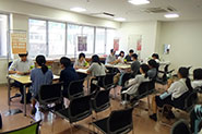 【各種イベントの様子】(個別相談コーナー)入試のこと、寮のこと、奨学金のこと、留学のこと・・・教職員や在学生が皆さんの疑問や不安に何でも個別にお答えしました。