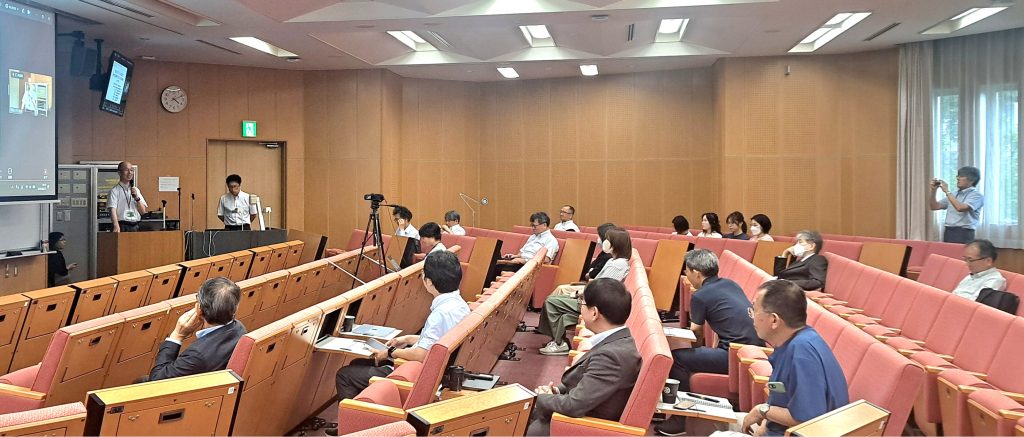 重点支援プロジェクト研究者による発表